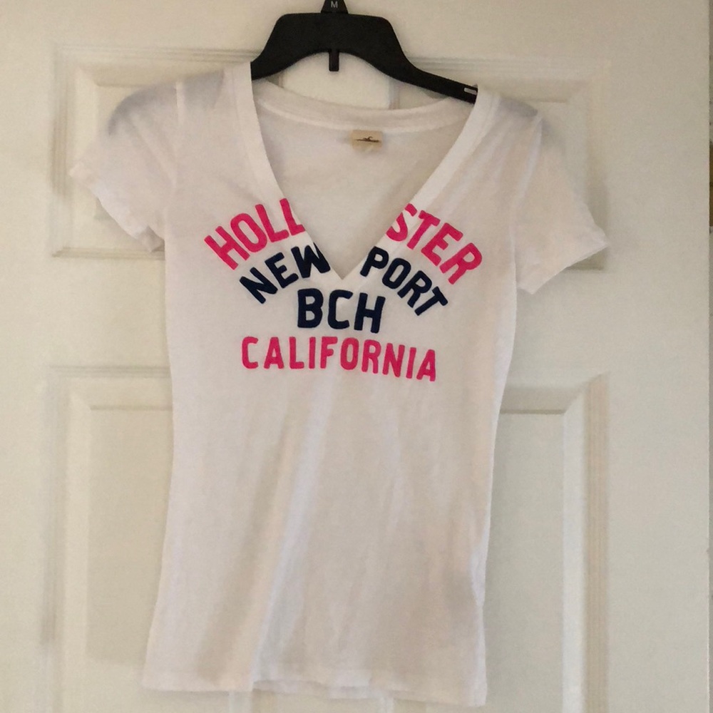 Hollister California V neck tee